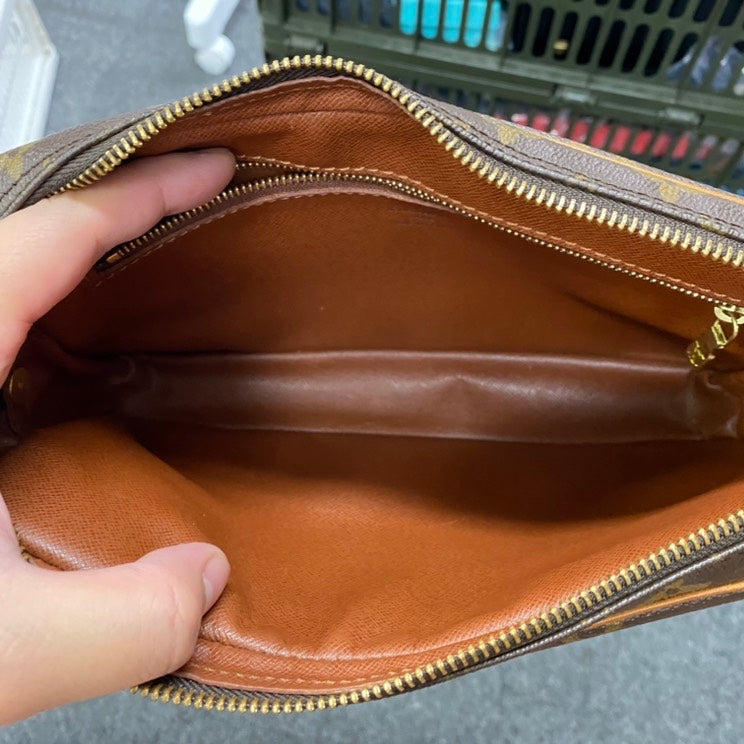 Prleoved Lv clutch bag E5536