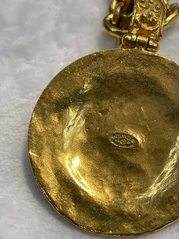 CHANEL Gold Pendant Necklace Chain Style