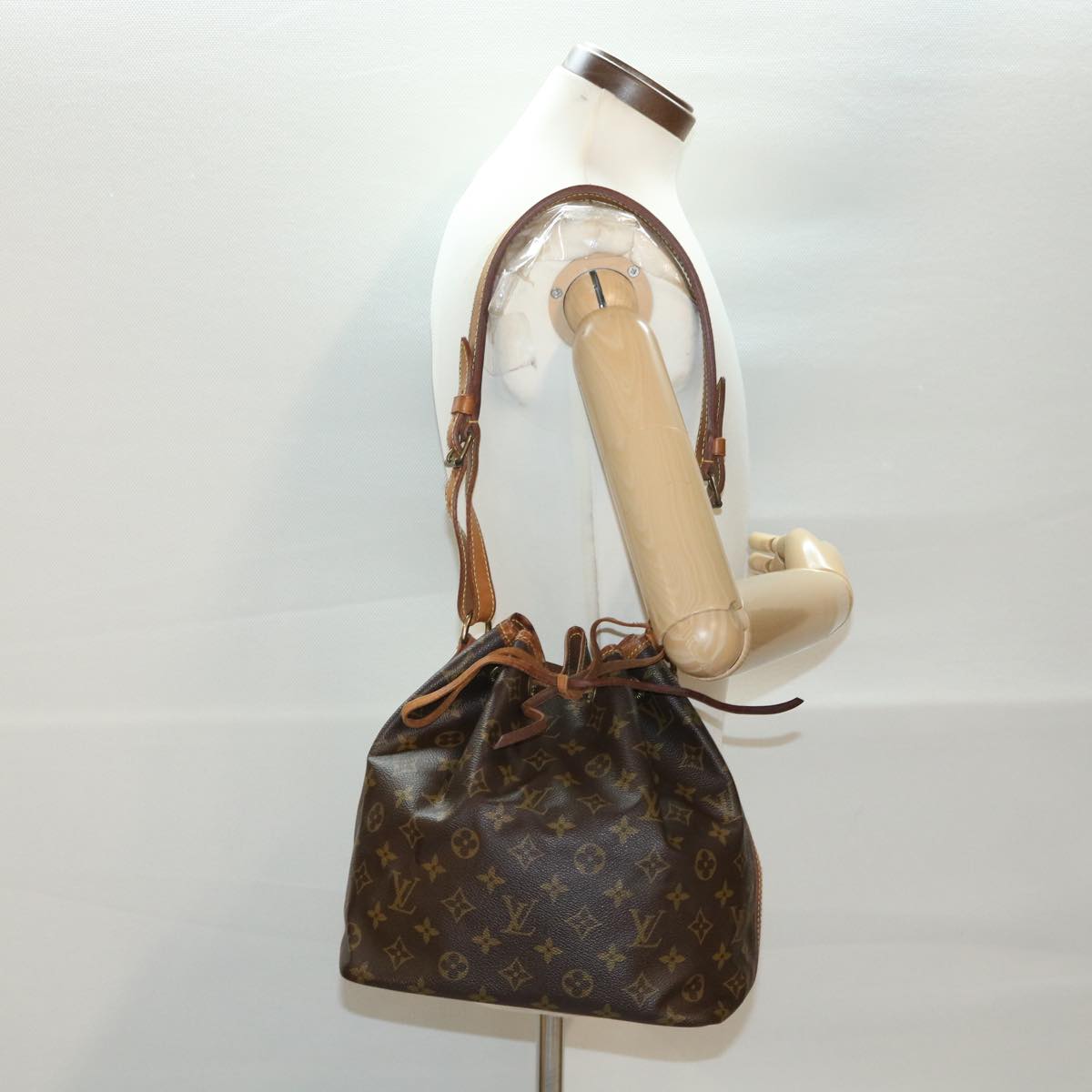 LOUIS VUITTON Monogram Petit Noe Shoulder Bag M42226 LV rd4577