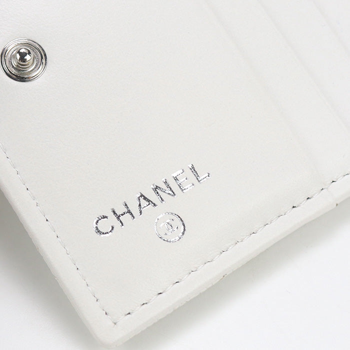 CHANEL Small wallet Matrasse Bi-fold wallet with coin purse/caviar White Women