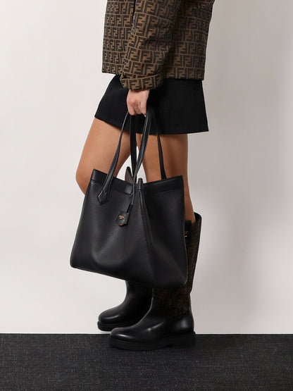 Fendi Woman Fendi Woman Black Shoulder Bags