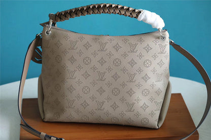 The Franco Shops - Louis Vuittons  - 7912