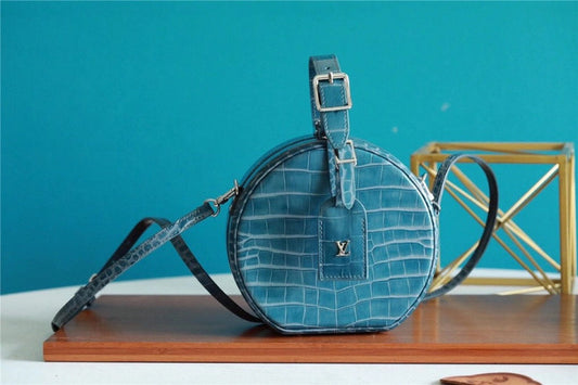 The Franco Shops - Louis Vuittons  - 7654