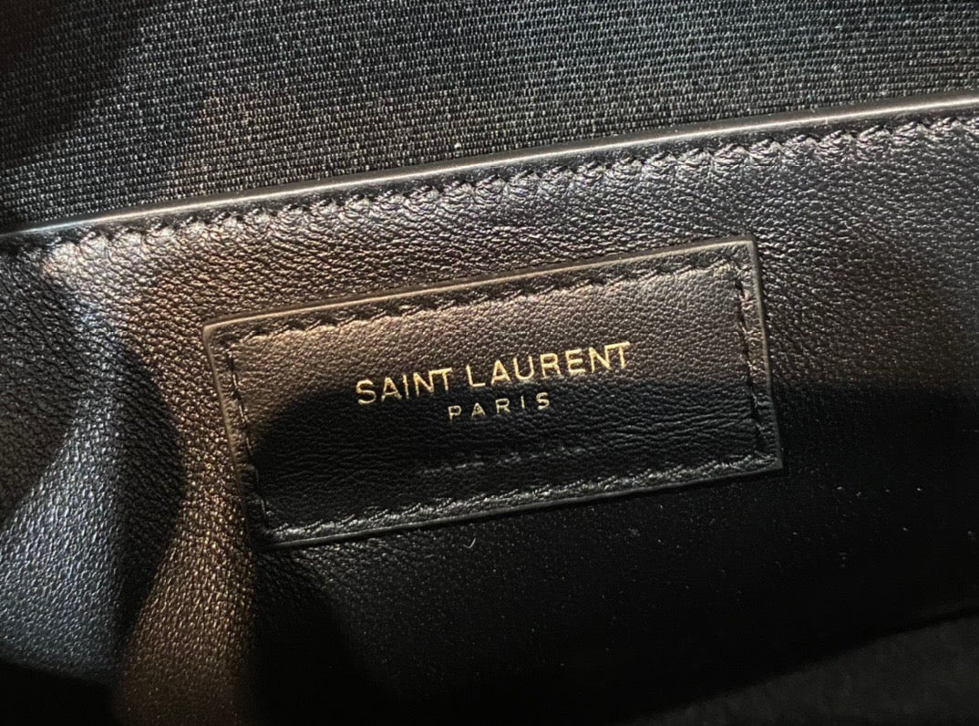 Yves Saint Laurent Manhattan Shoulder Bag Black