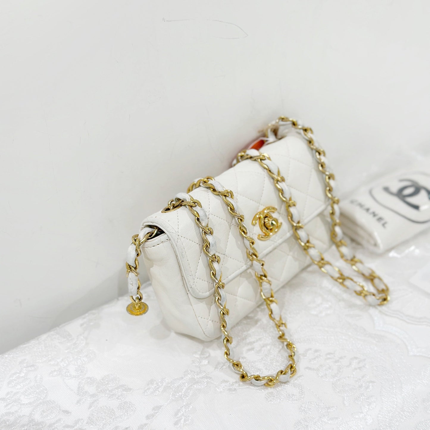 Chanel vintage mini flap bag/ white