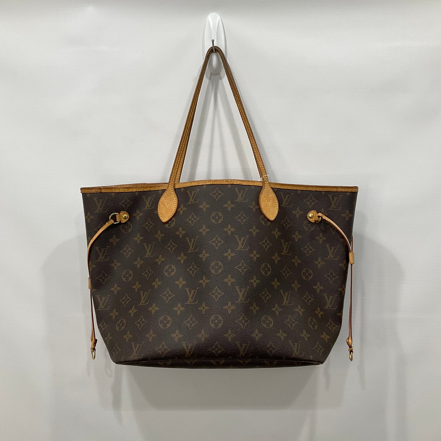 Handbag Luxury Designer By Louis Vuitton  Size: Medium