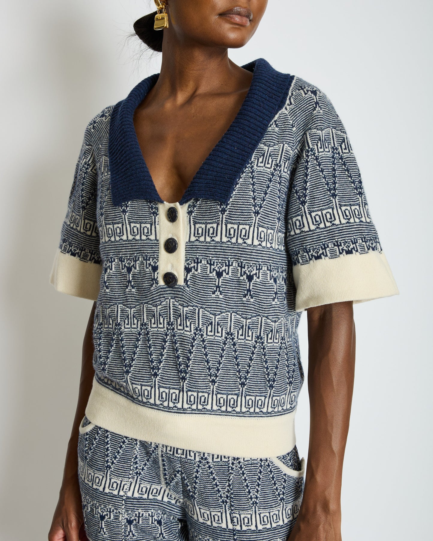 Chanel Cruise 2013 Navy Blue and White Cashmere Top and Trousers Set with CC Logo Buttons Size FR 36/38 (UK 8/10)