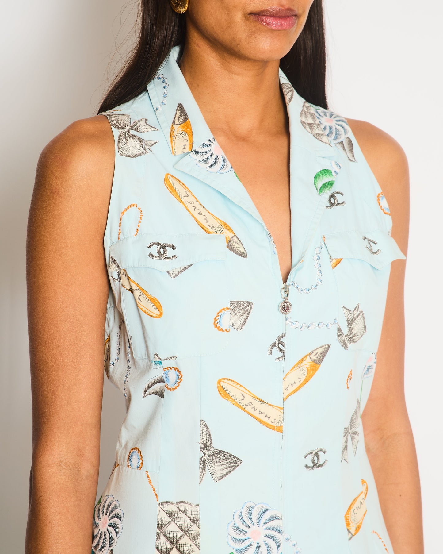 Chanel Vintage 96P Light Blue Sleeveless Mini Dress with Camelia, Bow and Pearl Prints with Silver CC Logo Front Zipper Detail Size FR 40 (UK 12)