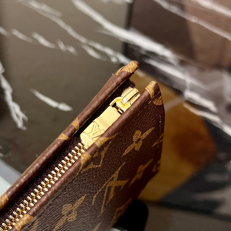 Franco Shops - Louis Vuittons  - 15730