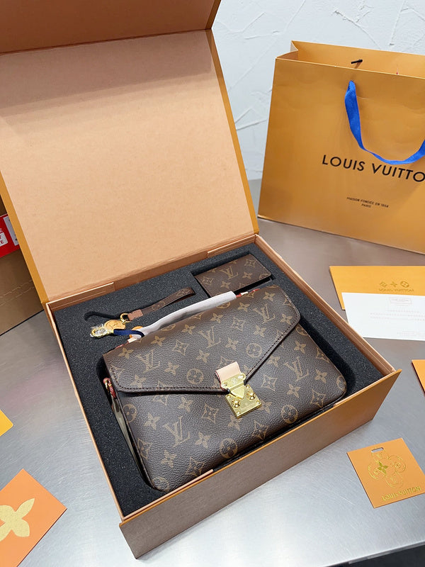 Franco Shops - Louis Vuittons  - 15024
