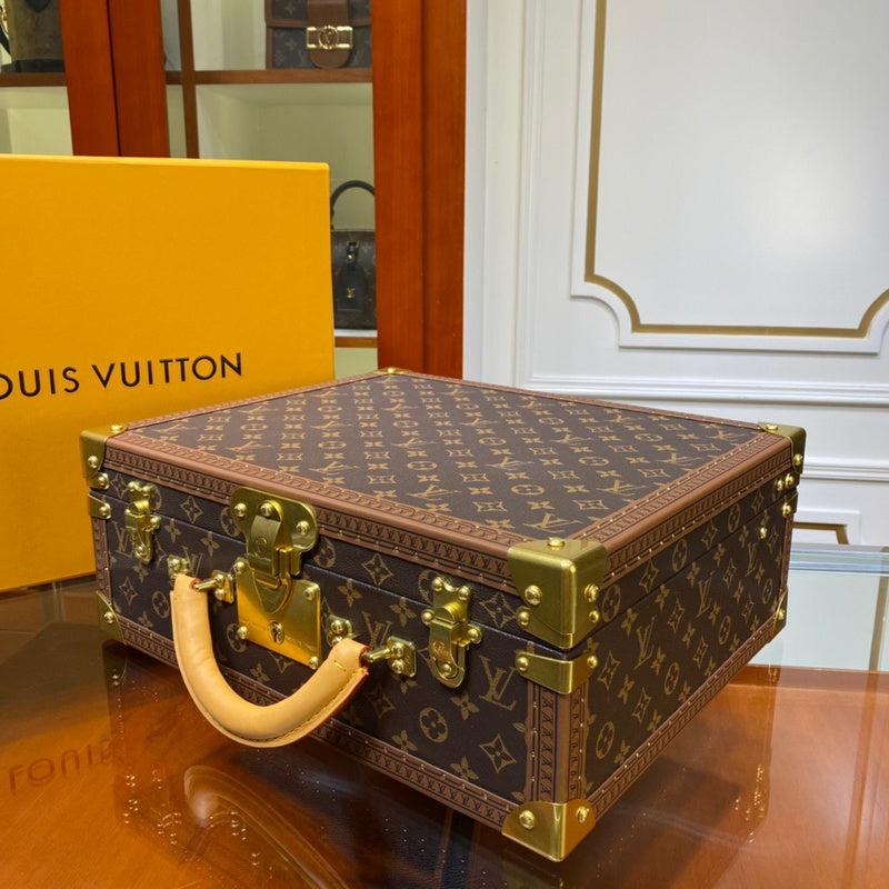 Franco Shops - Louis Vuittons  - 9501