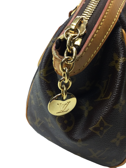 Handbag Luxury Designer By Louis Vuitton  Size: Small