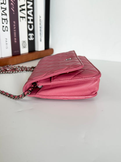 Wallet on chain timeless/classique leather crossbody bag Chanel pink in Leather #QIE