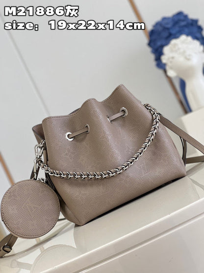 Franco Shops - Louis Vuittons  - 15774