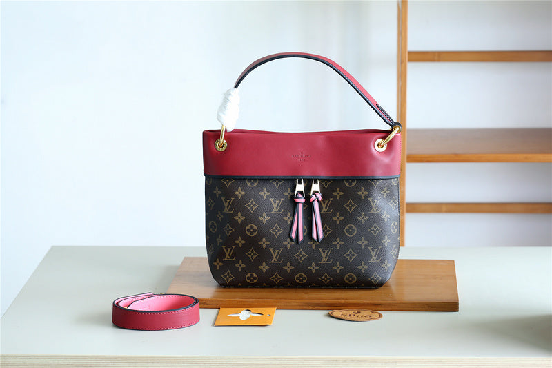 The Franco Shops - Louis Vuittons  - 7954