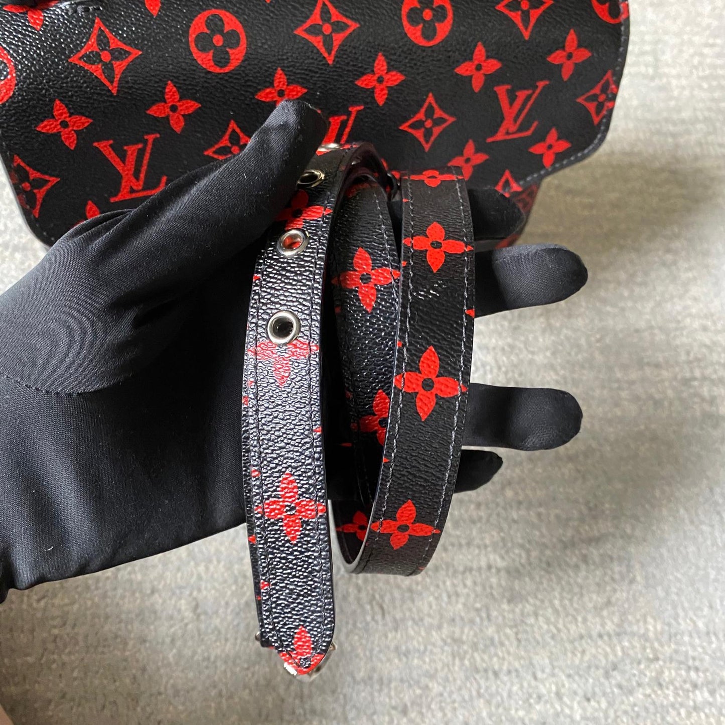 Louis-Vuitton Monogram Infrarouge Pochette Metis