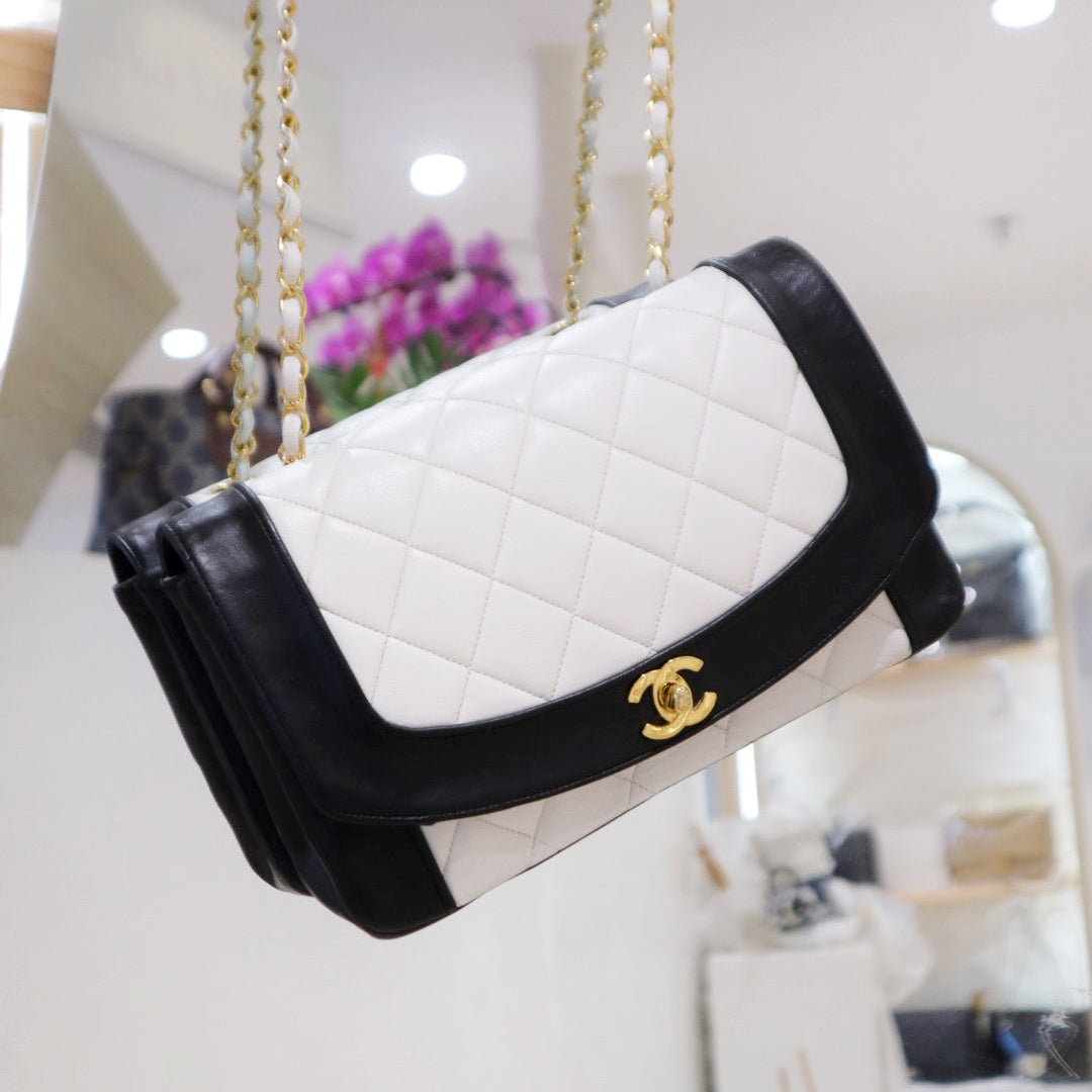 Chanel Vintage Black/White Lambskin Dianan Class Flap 25cm
