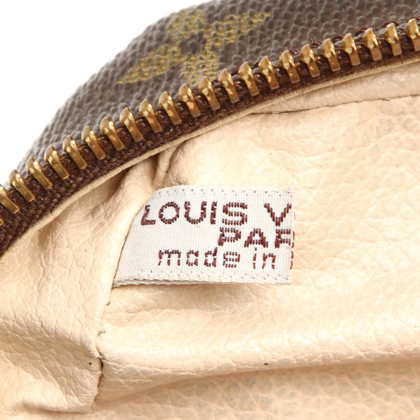 Louis-Vuitton Monogram Cosmetic Pouch Trousse Toilette 23