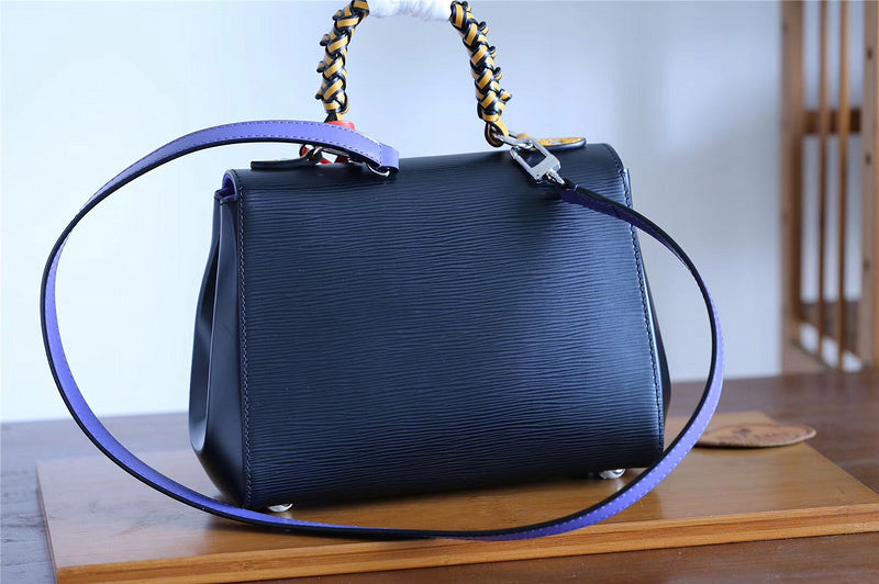 The Franco Shops - Louis Vuittons  - 7970