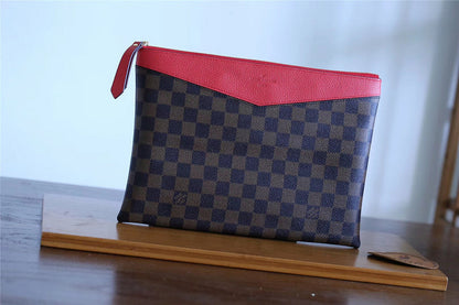 Franco Shops - Louis Vuittons  - 9323