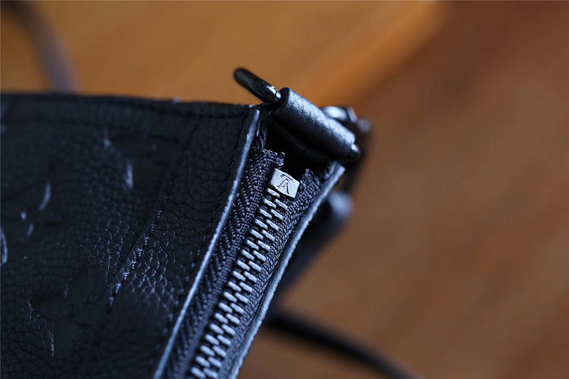 Franco Shops - Louis Vuittons  - 10419