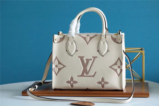 The Franco Shops - Louis Vuittons  - 7636