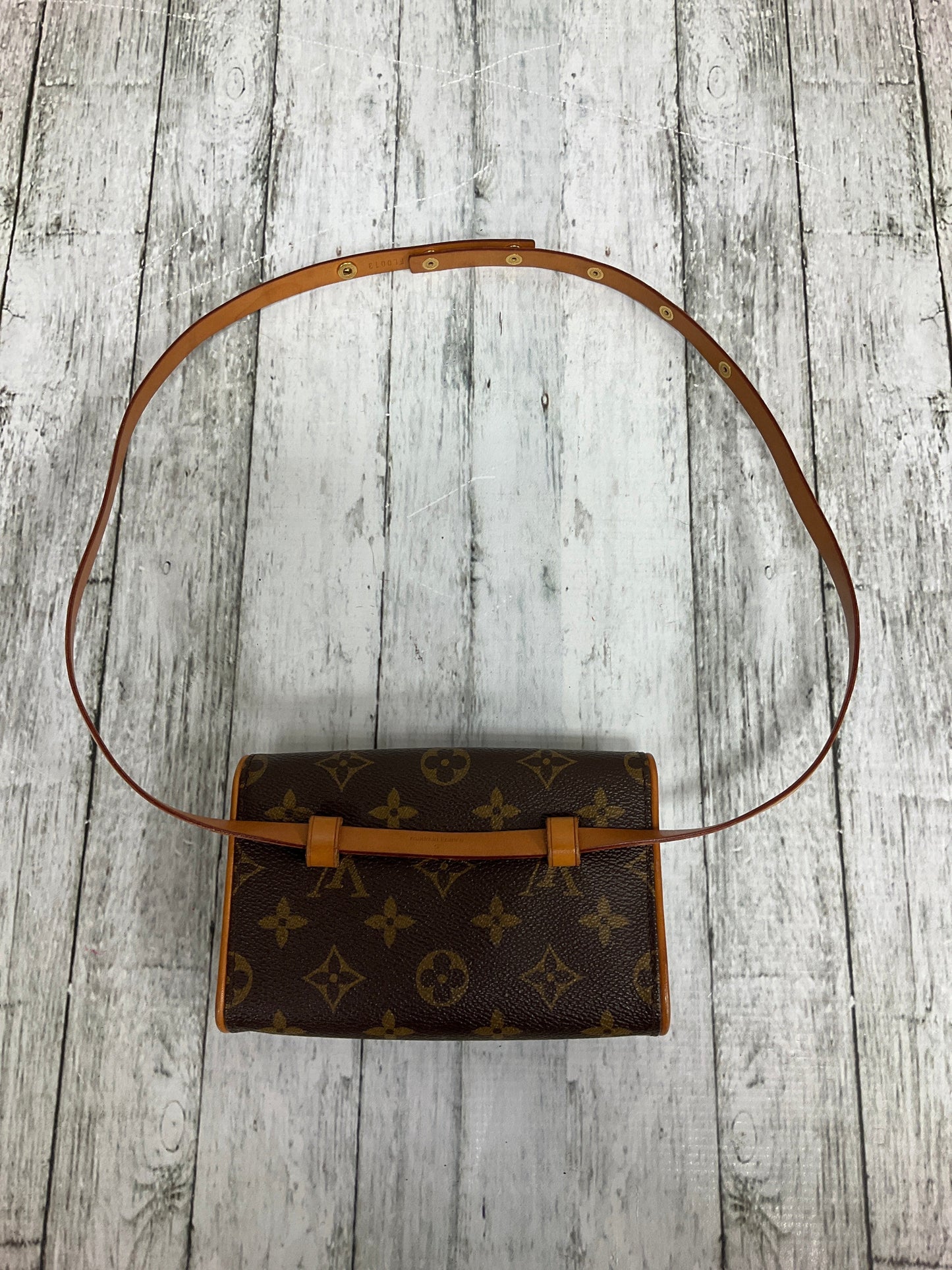 Handbag Luxury Designer By Louis Vuitton  Size: Small