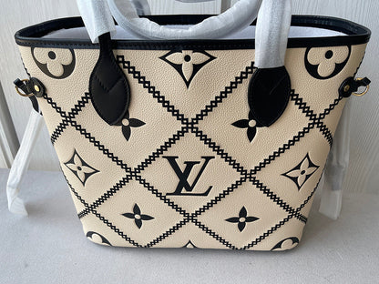 The Franco Shops - Louis Vuittons  - 12119