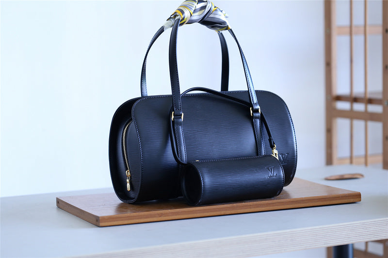 The Franco Shops - Louis Vuittons  - 7973
