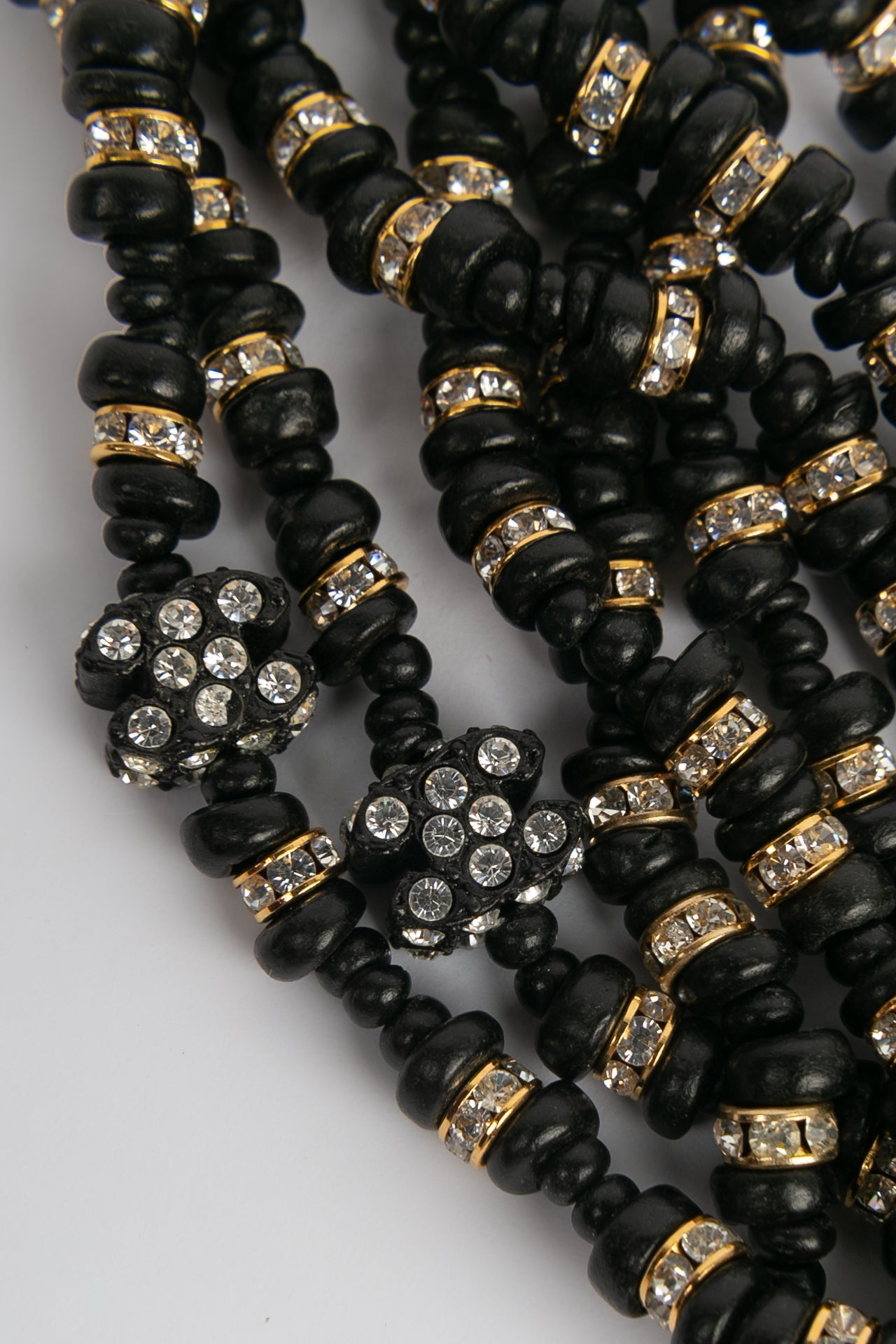 Collier noir Chanel