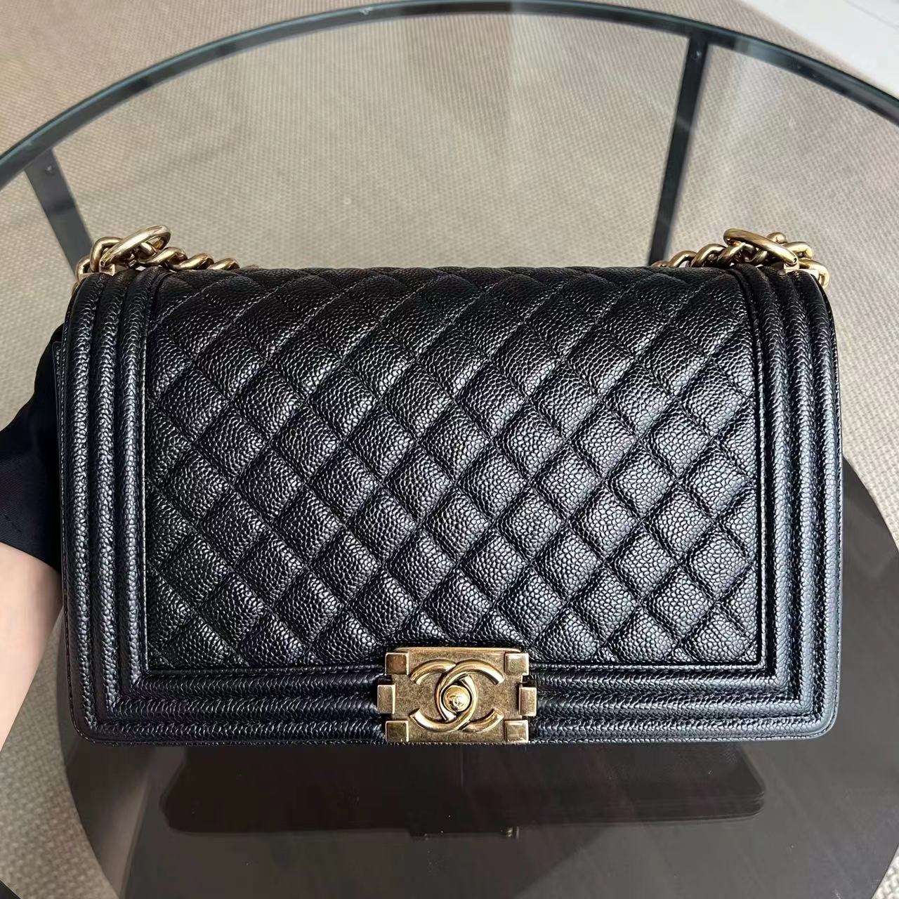 Caviar Boy New Medium 28CM Quilted Grained Calfskin Black Golden Hardware Series 20