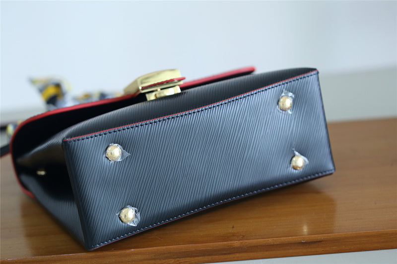 The Franco Shops - Louis Vuittons  - 7815