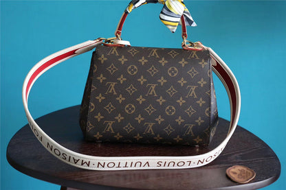 The Franco Shops - Louis Vuittons  - 7972