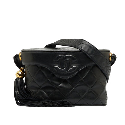 Chanel CC Tassel Quilted Leather Vanity Crossbody Bag Leather Crossbody Bag in Good condition