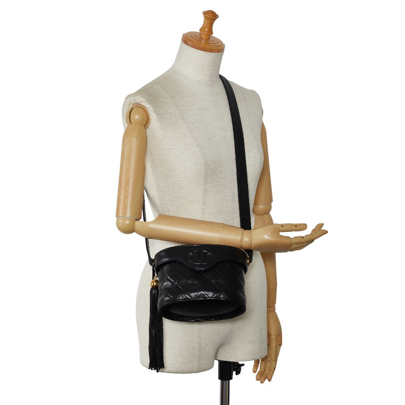 Chanel CC Tassel Quilted Leather Vanity Crossbody Bag Leather Crossbody Bag in Good condition