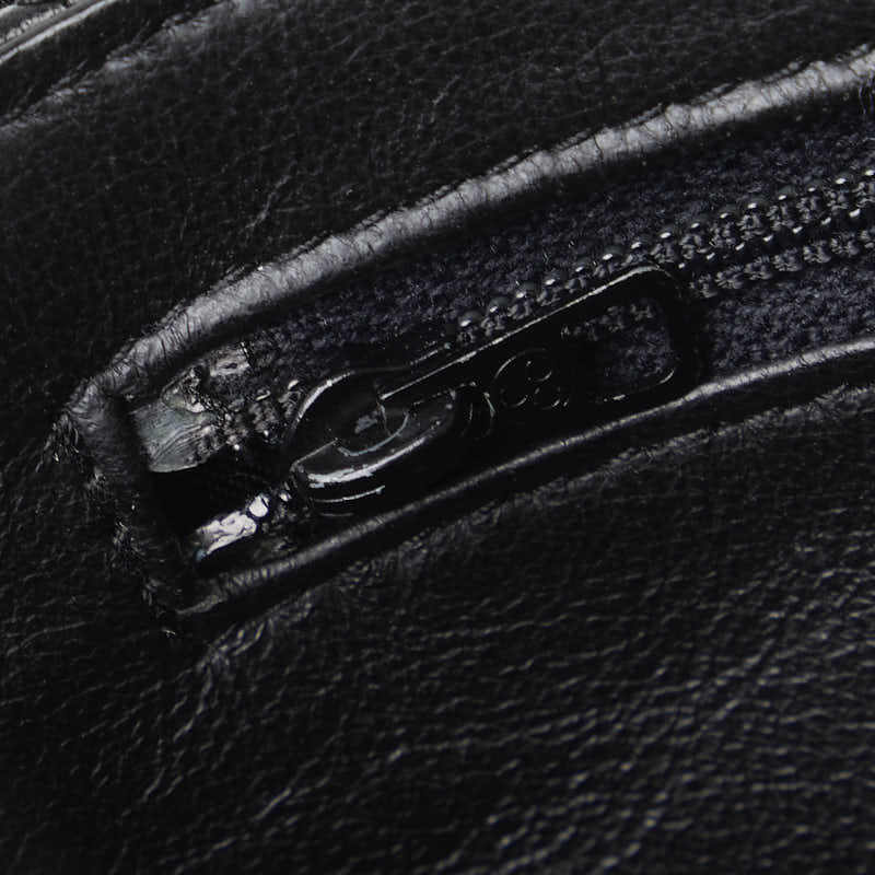 Chanel CC Tassel Quilted Leather Vanity Crossbody Bag Leather Crossbody Bag in Good condition