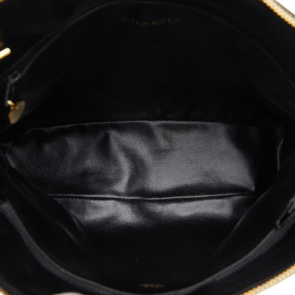 Chanel Quilted Leather Chain Shoulder Bag Leather Shoulder Bag in Good condition