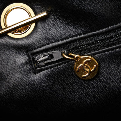 Chanel Quilted Leather Chain Shoulder Bag Leather Shoulder Bag in Good condition