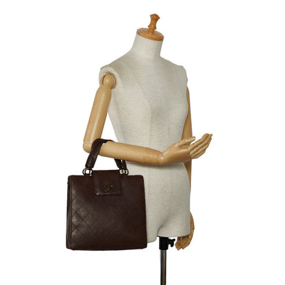 Chanel Quilted Leather Handbag Leather Handbag in Good condition
