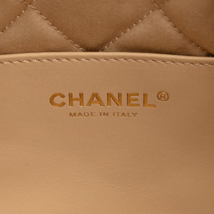 Chanel Chanel 22 Hobo Bag  Leather Shoulder Bag in Excellent condition