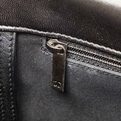 Chanel Large Bicolor Le Boy Flap Bag Leather Shoulder Bag in Good condition