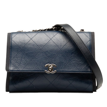 Chanel Quilted Leather Shoulder Bag Leather Shoulder Bag in Good condition