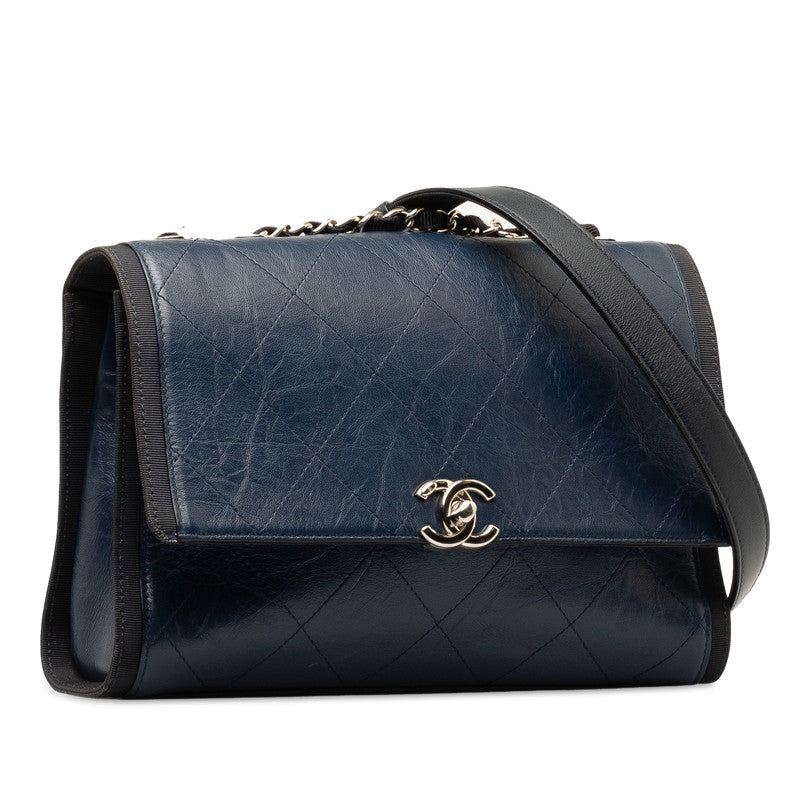 Chanel Quilted Leather Shoulder Bag Leather Shoulder Bag in Good condition