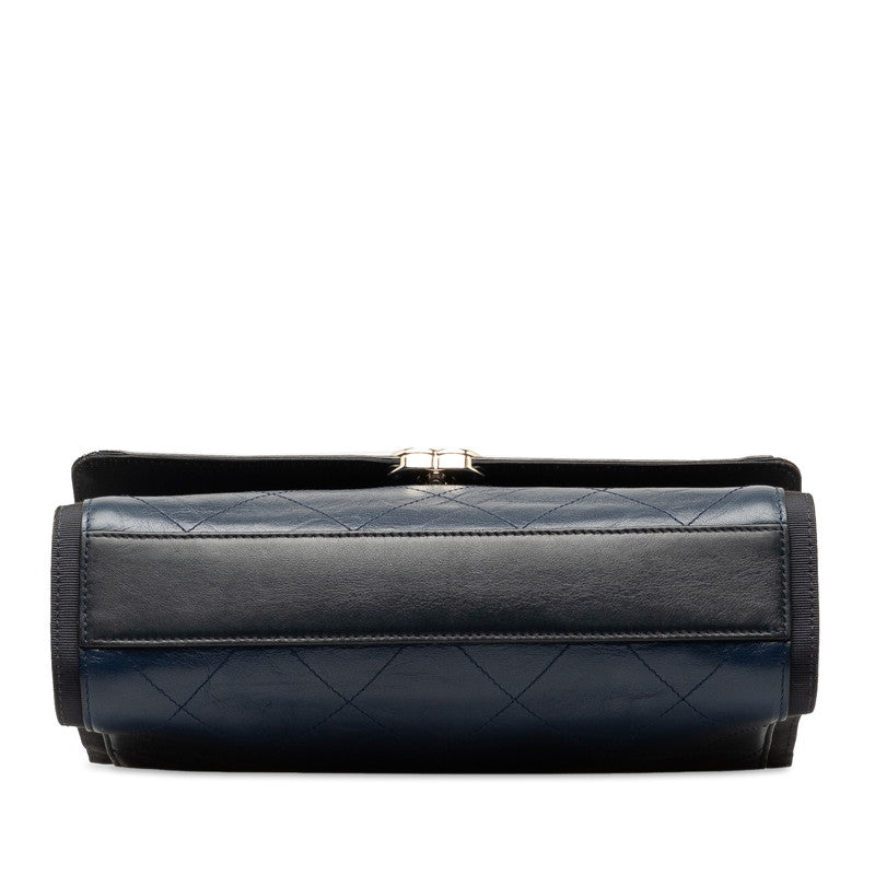Chanel Quilted Leather Shoulder Bag Leather Shoulder Bag in Good condition
