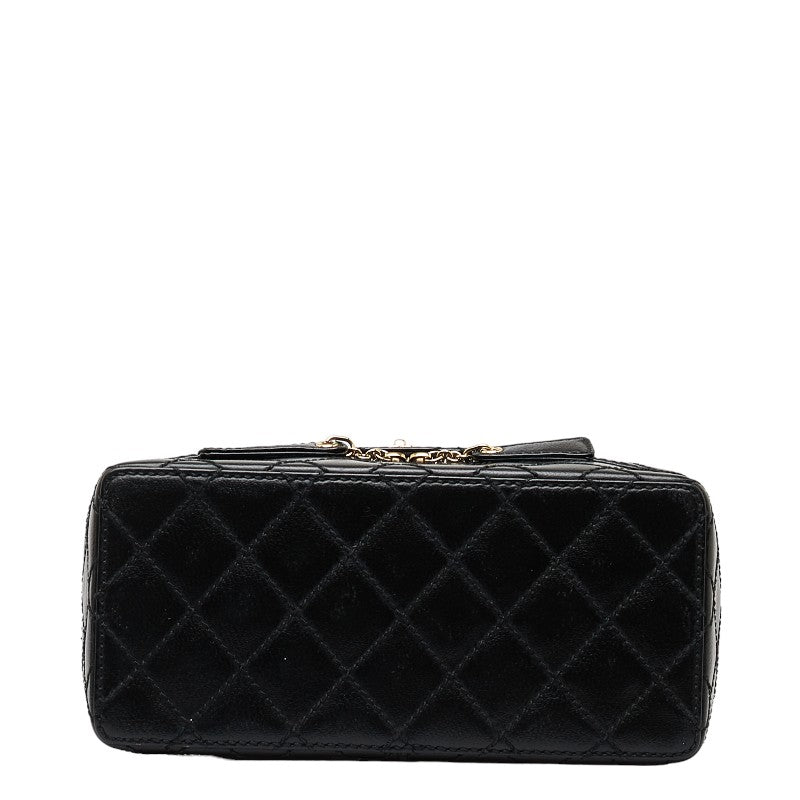 Chanel Quilted Leather Chain Vanity Bag Leather Vanity Bag in Good condition