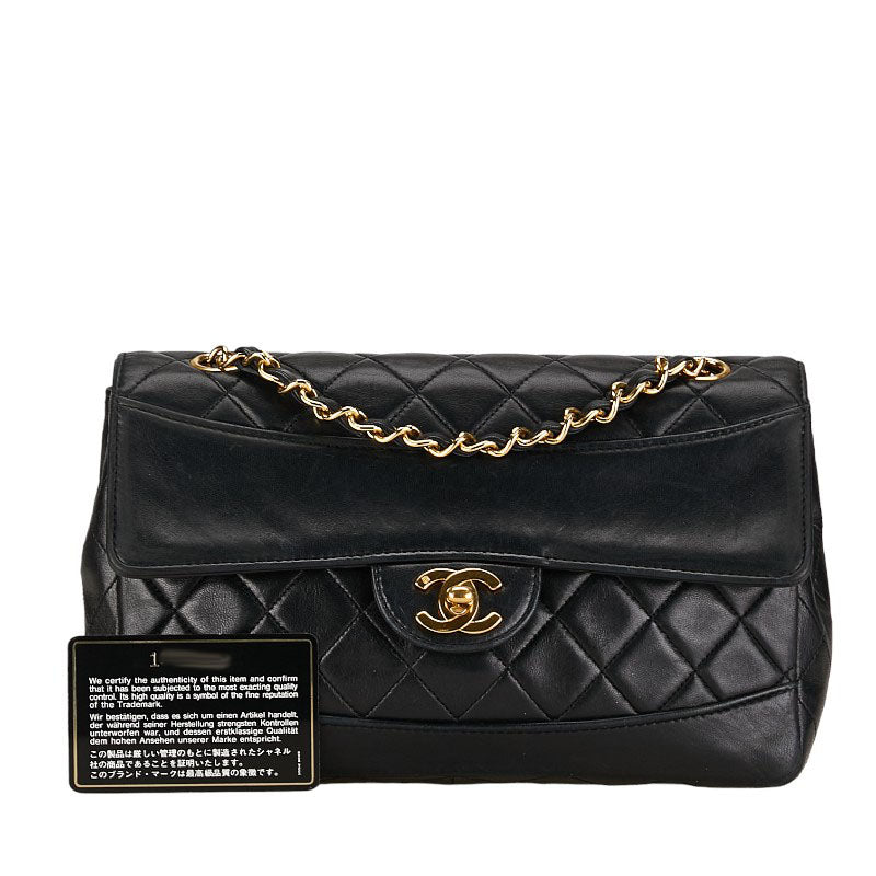 Chanel CC Timeless Flap Bag  Leather Shoulder Bag in Good condition