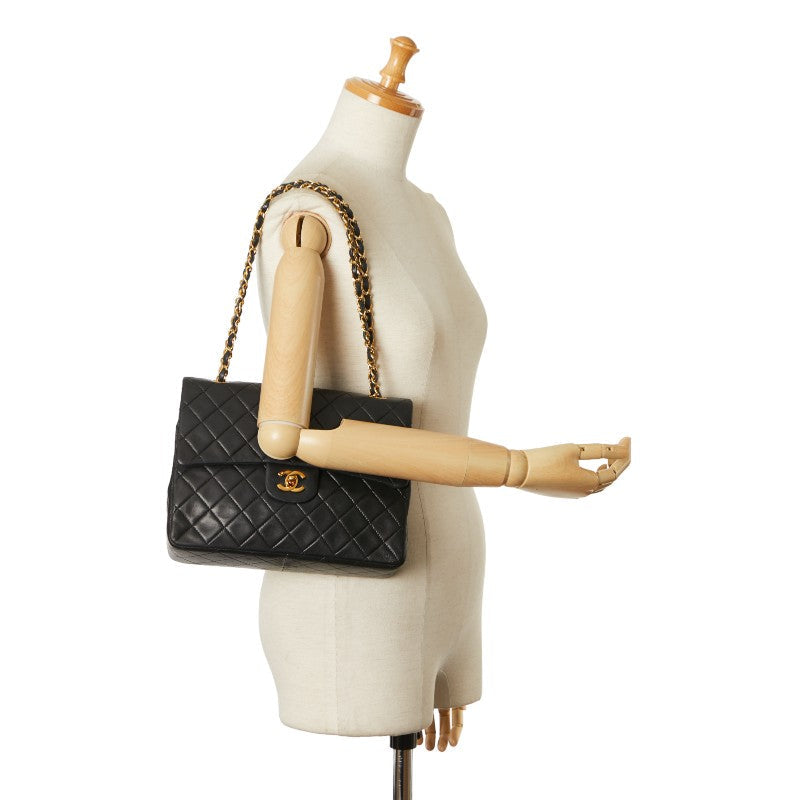 Chanel Medium Classic Double Flap Bag Leather Shoulder Bag in Good condition