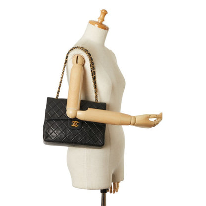 Chanel Medium Classic Double Flap Bag Leather Shoulder Bag in Good condition