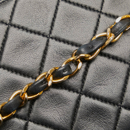 Chanel Medium Classic Double Flap Bag Leather Shoulder Bag in Good condition