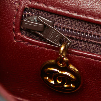 Chanel Medium Classic Double Flap Bag Leather Shoulder Bag in Good condition